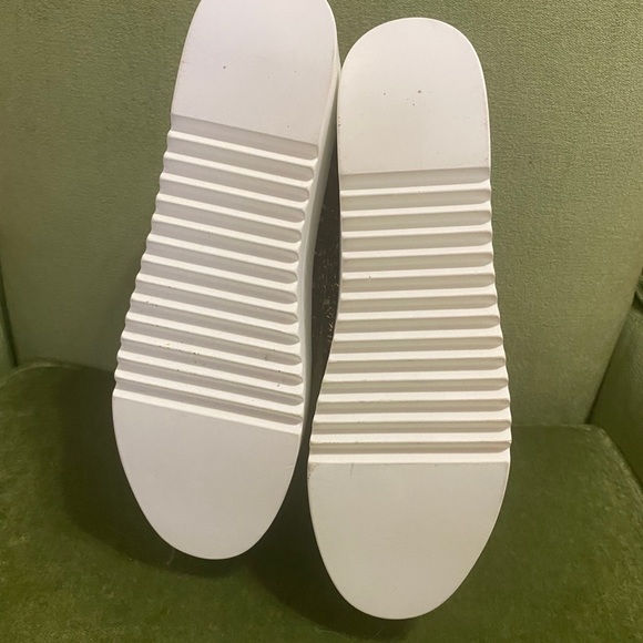 Betsey Johnson platform sneakers - Picture 5 of 7